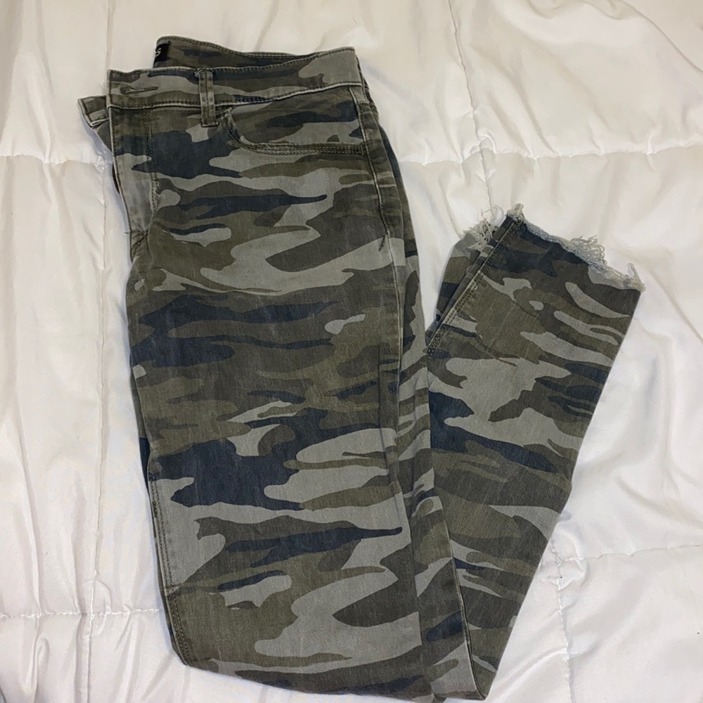 Express camo skinny jean